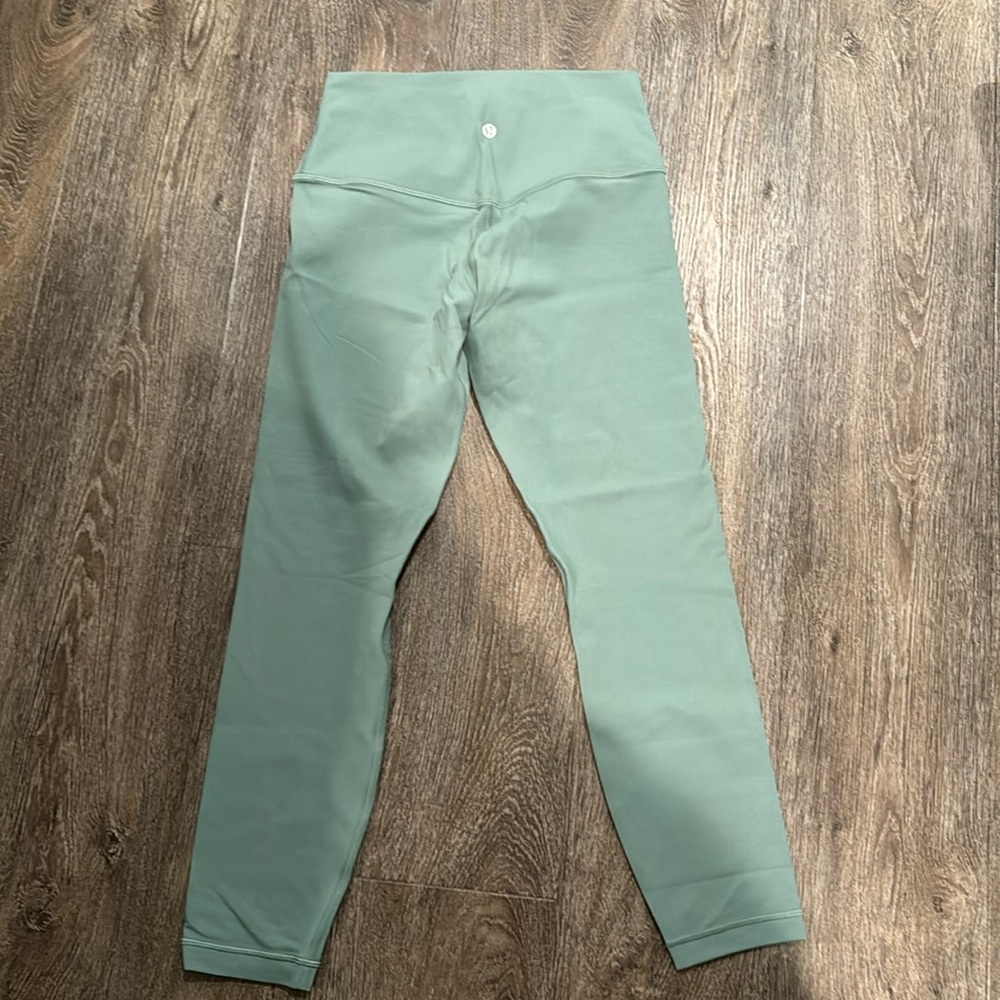 New lululemon leggings, no tags.